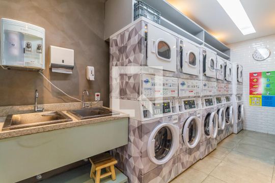 Área comum - Lavanderia de apartamento para alugar com 1 quarto, 31m² em Sumarezinho, São Paulo