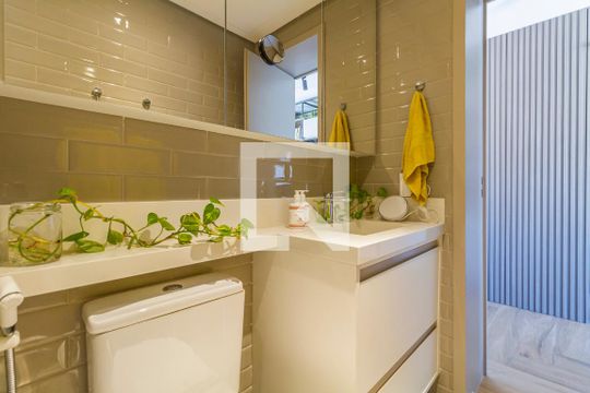 Banheiro de apartamento para alugar com 1 quarto, 31m² em Sumarezinho, São Paulo