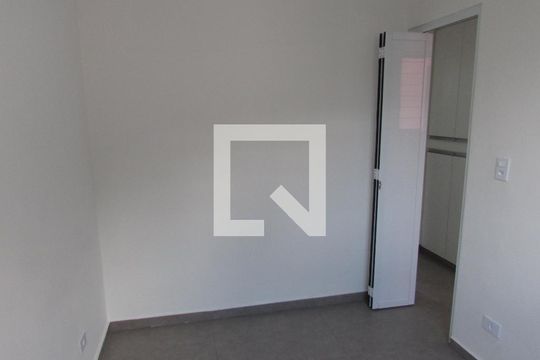 Quarto 2 de apartamento para alugar com 2 quartos, 48m² em Conjunto Promorar Raposo Tavares, São Paulo