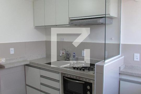 Cozinha de apartamento para alugar com 2 quartos, 48m² em Conjunto Promorar Raposo Tavares, São Paulo
