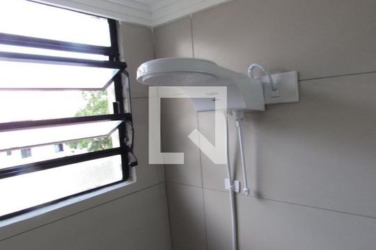 Chuveiro de apartamento para alugar com 2 quartos, 48m² em Conjunto Promorar Raposo Tavares, São Paulo