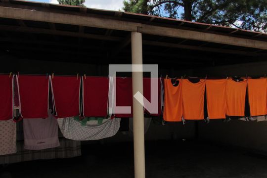 Lavanderia de apartamento para alugar com 2 quartos, 48m² em Conjunto Promorar Raposo Tavares, São Paulo