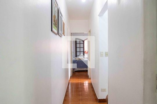 Corredor de casa à venda com 3 quartos, 163m² em Casa Grande, Diadema