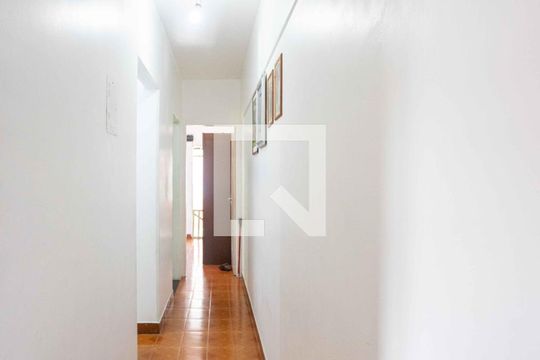 Corredor de casa à venda com 3 quartos, 163m² em Casa Grande, Diadema
