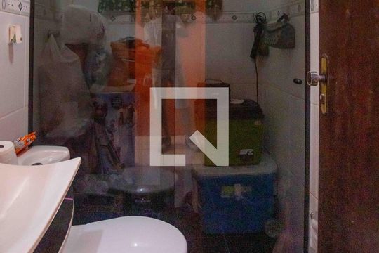 Banheiro 1 de casa à venda com 3 quartos, 163m² em Casa Grande, Diadema