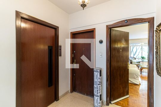 Entrada Social de apartamento à venda com 3 quartos, 150m² em Higienópolis, São Paulo