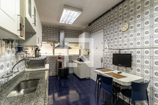 Cozinha de apartamento à venda com 3 quartos, 150m² em Higienópolis, São Paulo