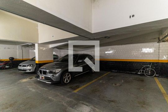 Garagem de apartamento à venda com 3 quartos, 150m² em Higienópolis, São Paulo