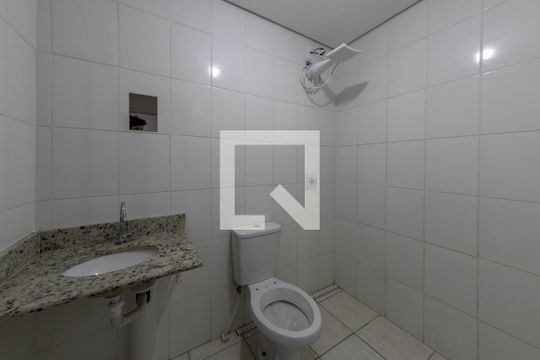 Banheiro de apartamento para alugar com 2 quartos, 49m² em Vila California, São Paulo