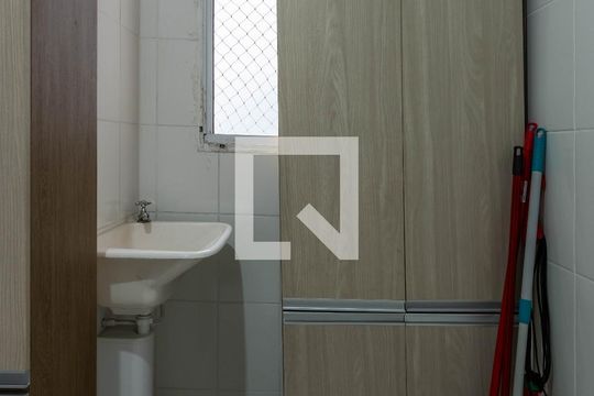 Área de serviço de apartamento para alugar com 2 quartos, 49m² em Vila California, São Paulo