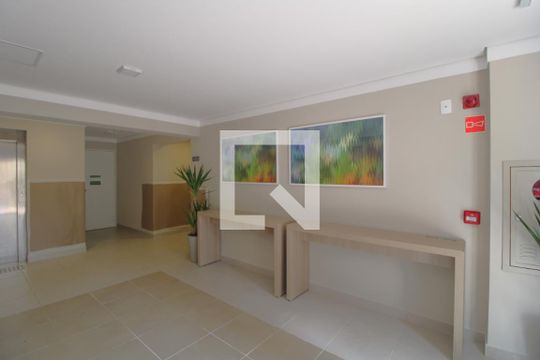 Hall de apartamento à venda com 1 quarto, 27m² em Jardim Itacolomi, São Paulo