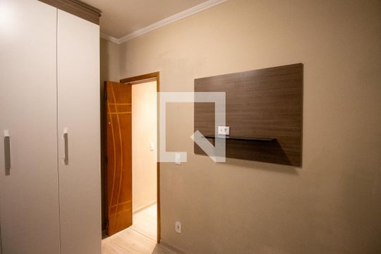 Quarto 2 de apartamento à venda com 2 quartos, 50m² em Vila Taquari, São Paulo