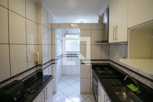 Cozinha de apartamento à venda com 2 quartos, 50m² em Vila Taquari, São Paulo