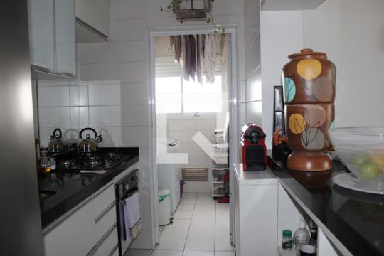 Cozinha e Área de Serviço de apartamento para alugar com 2 quartos, 60m² em Vila Romana, São Paulo