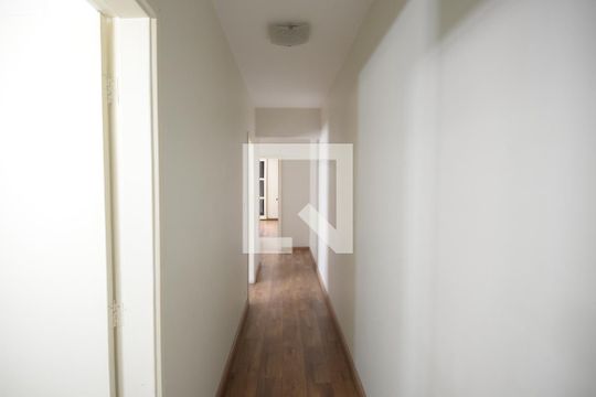 Corredor de casa à venda com 3 quartos, 230m² em Jardim Vila Mariana, São Paulo