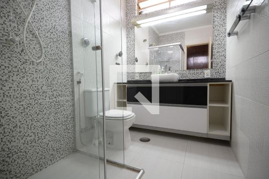 Banheiro Suíte 1 de casa à venda com 3 quartos, 230m² em Jardim Vila Mariana, São Paulo