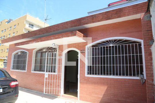 Fachada de casa para alugar com 3 quartos, 90m² em Vila Caiçara, Praia Grande