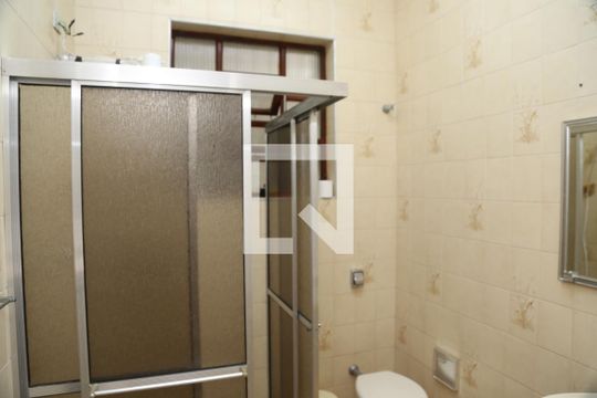 Banheiro de casa para alugar com 3 quartos, 90m² em Vila Caiçara, Praia Grande