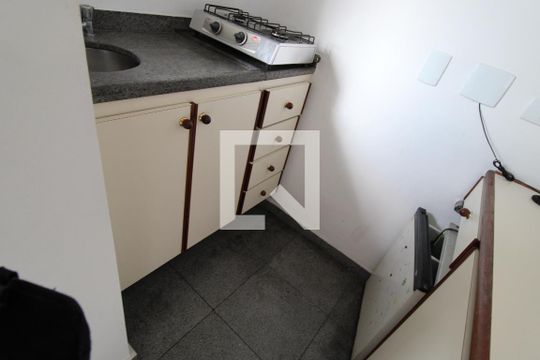 Cozinha - Armários de apartamento para alugar com 1 quarto, 30m² em Vila Suzana, São Paulo