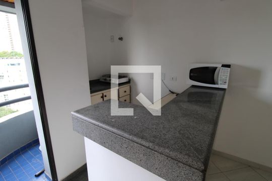 Cozinha de apartamento para alugar com 1 quarto, 30m² em Vila Suzana, São Paulo