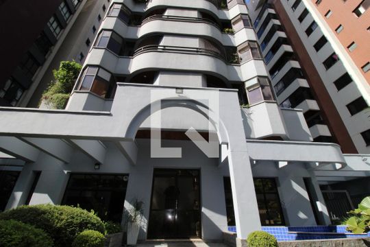 Fachada do Prédio de apartamento para alugar com 1 quarto, 30m² em Vila Suzana, São Paulo