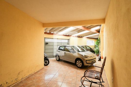 Garagem de casa à venda com 2 quartos, 180m² em Imirim, São Paulo