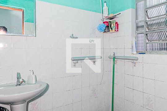 Banheiro de casa para alugar com 2 quartos, 172m² em Jardim Peri, São Paulo