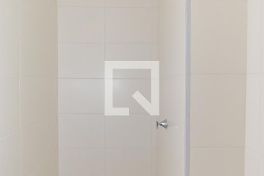 Banheiro de apartamento para alugar com 2 quartos, 32m² em Vila Ema, São Paulo