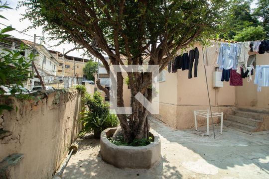 Quintal de casa à venda com 3 quartos, 190m² em Vila Gustavo, São Paulo