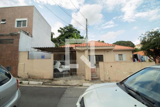 Fachada de casa à venda com 3 quartos, 190m² em Vila Gustavo, São Paulo