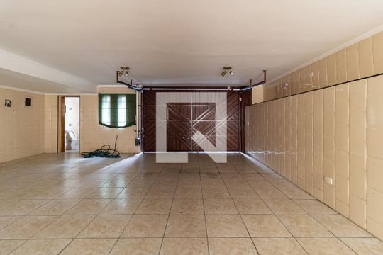 Garagem de casa à venda com 4 quartos, 218m² em Vila Brasilina, São Paulo