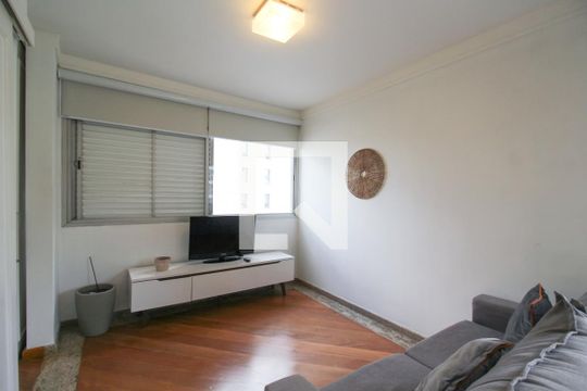 Sala de TV de apartamento para alugar com 1 quarto, 60m² em Vila Olímpia, São Paulo