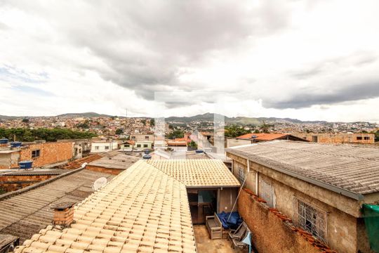 Vista de casa à venda com 5 quartos, 420m² em São Geraldo, Belo Horizonte