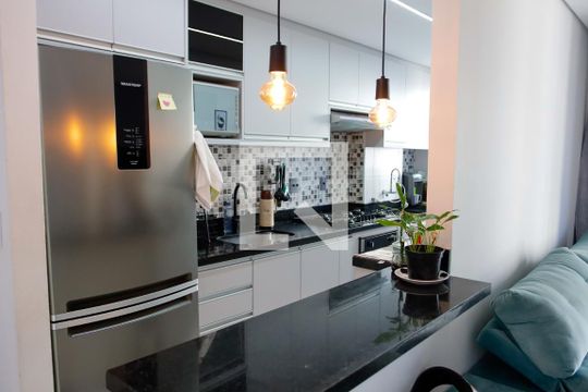 Cozinha de apartamento à venda com 2 quartos, 52m² em Padroeira, Osasco