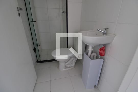 Banheiro de apartamento para alugar com 2 quartos, 42m² em Vila Santos, São Paulo