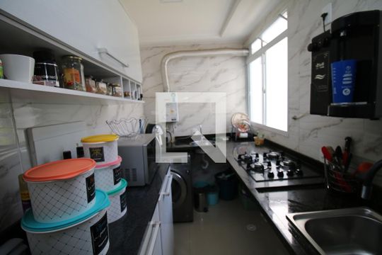 Cozinha de apartamento para alugar com 2 quartos, 42m² em Braz de Pina, Rio de Janeiro