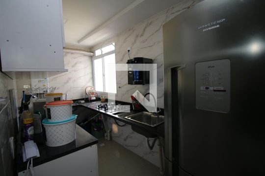 Cozinha de apartamento para alugar com 2 quartos, 42m² em Braz de Pina, Rio de Janeiro