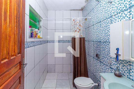 Banheiro da Suíte de casa à venda com 2 quartos, 138m² em Jardim Tietê, São Paulo