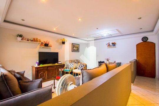 Casa à venda com 4 quartos, 300m² em Vila Pires, Santo André