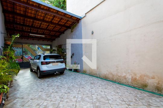 Garagem de casa à venda com 4 quartos, 300m² em Vila Pires, Santo André