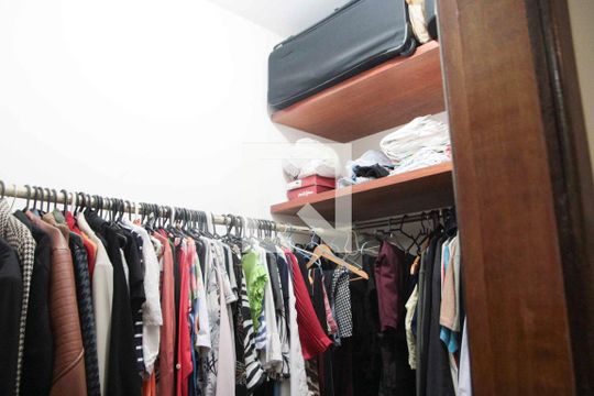 closet de casa à venda com 3 quartos, 157m² em Planalto, Belo Horizonte