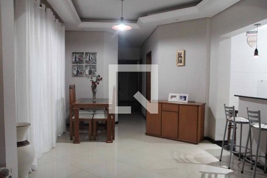 Casa à venda com 3 quartos, 157m² em Planalto, Belo Horizonte