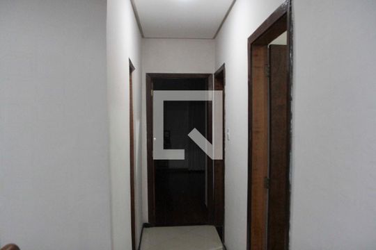 corredor de casa à venda com 3 quartos, 157m² em Planalto, Belo Horizonte