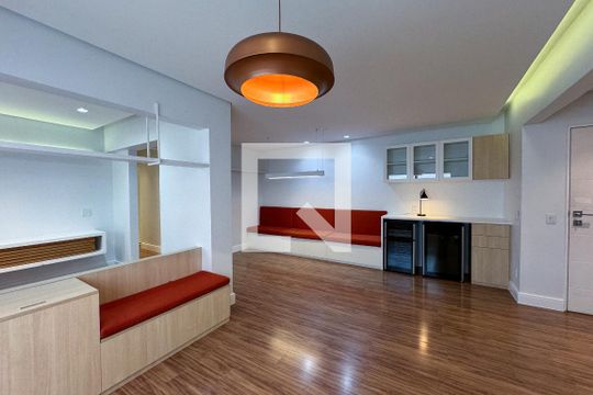 Sala de apartamento para alugar com 2 quartos, 100m² em Vila Olímpia, São Paulo
