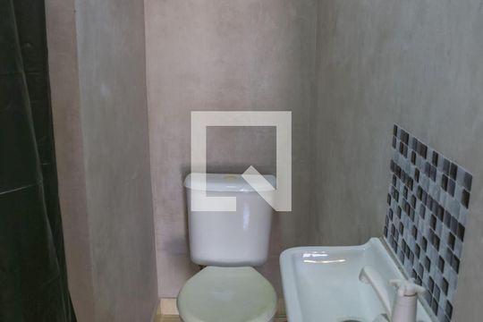Banheiro de kitnet/studio para alugar com 1 quarto, 27m² em Lapa, São Paulo