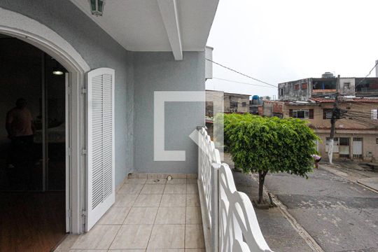 Varanda Suite de casa à venda com 3 quartos, 300m² em Jardim Cotiana, São Paulo