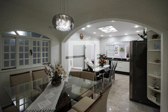 Cozinha de casa à venda com 3 quartos, 300m² em Jardim Cotiana, São Paulo