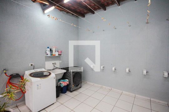 Área de Serviço de casa à venda com 3 quartos, 300m² em Jardim Cotiana, São Paulo