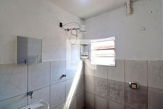 Banheiro de casa para alugar com 1 quarto, 60m² em Vila Palmares, São Caetano do Sul