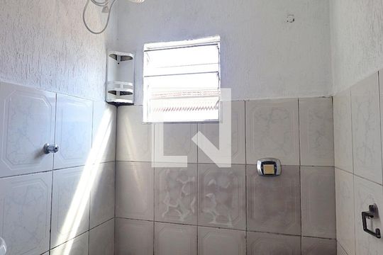 Banheiro de casa para alugar com 1 quarto, 60m² em Vila Palmares, São Caetano do Sul